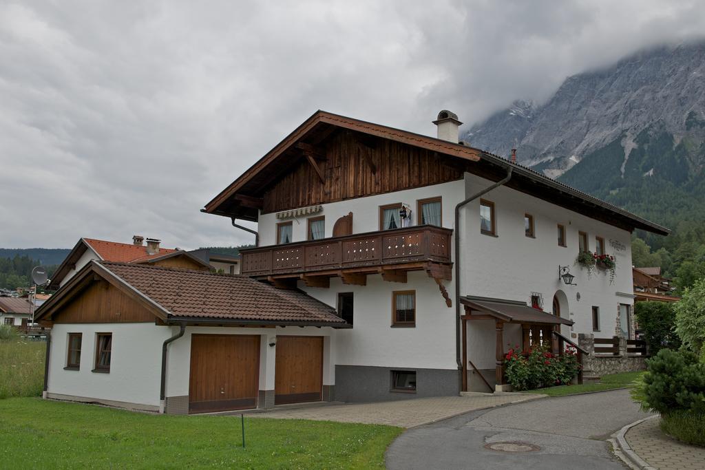 Holzschnitzers Appartements Ehrwald Exteriér fotografie